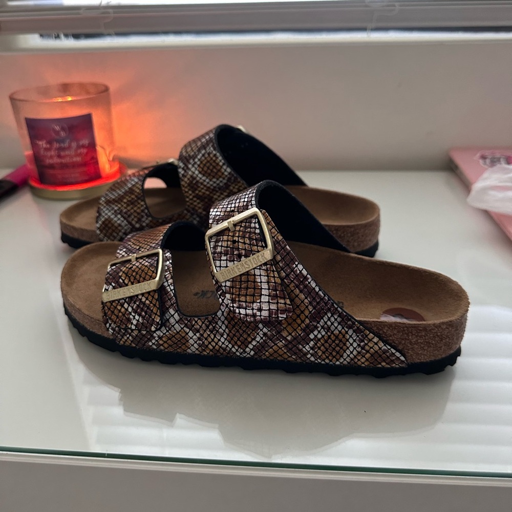 Brand New Birkenstock SIZE:8 women